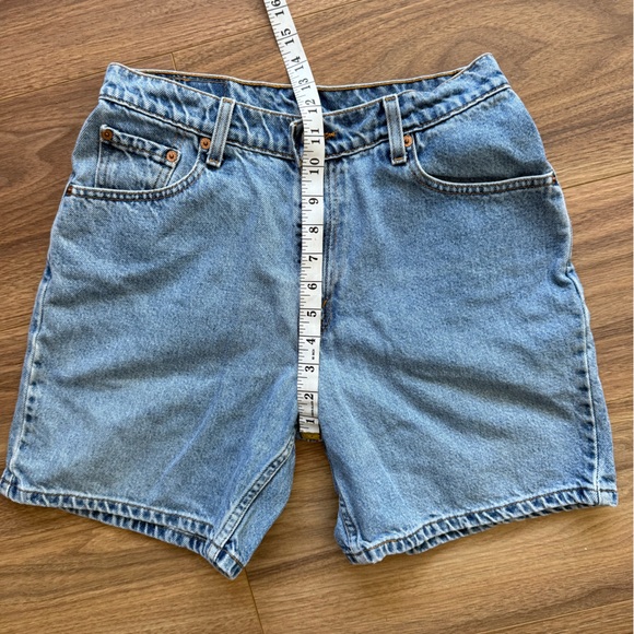 VTG Levi's 647 Denim Shorts Jr Womens 9 Light Wash 90s HighRise Mom 6.5” Shorts - Picture 10 of 14
